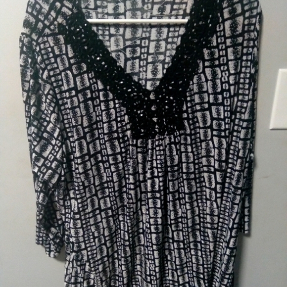 Tanjay womens plus size black and white print top. 3/4 sleeves. Size 2X - Picture 1 of 5